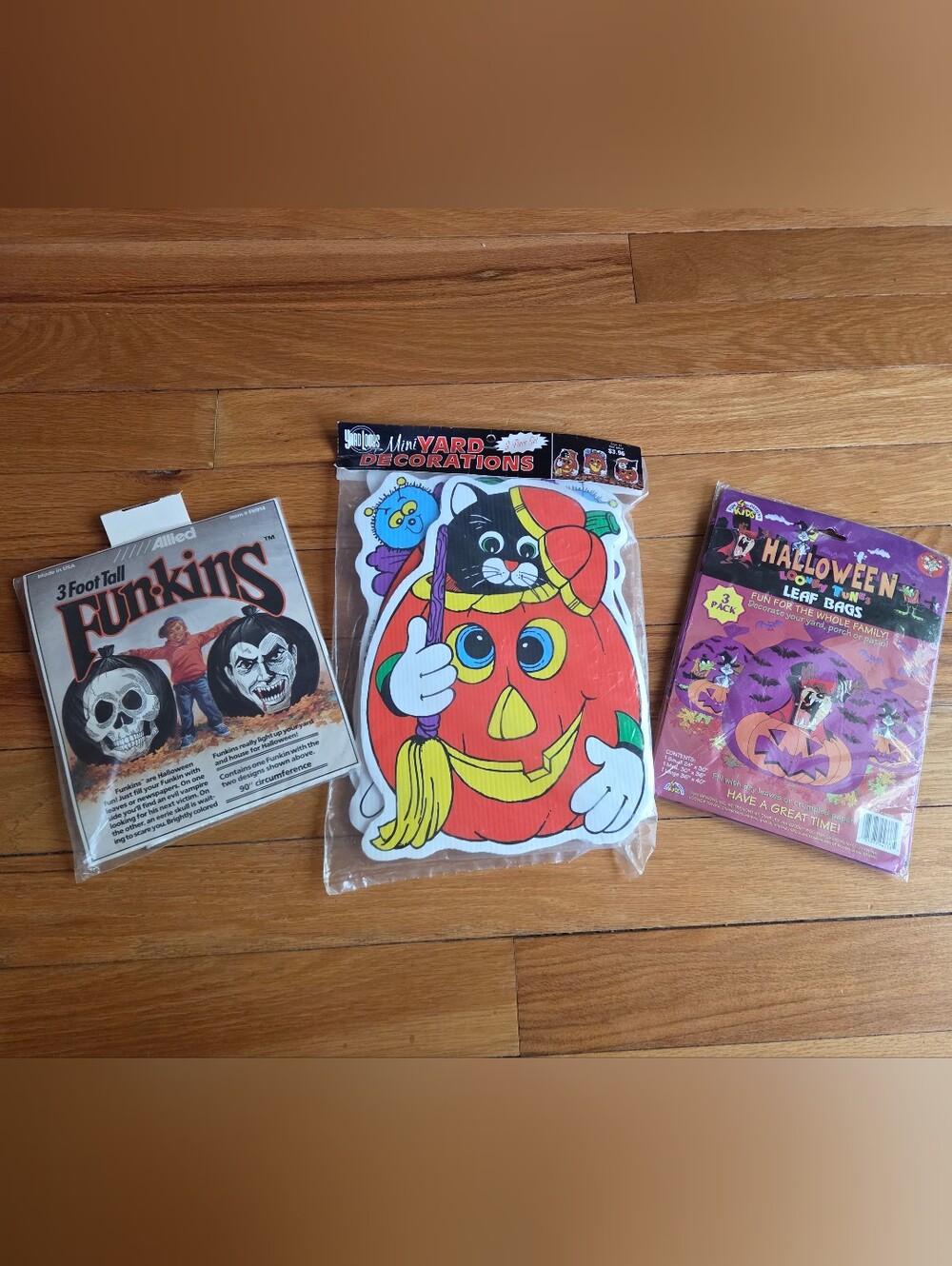 Vintage 90s Halloween Decor